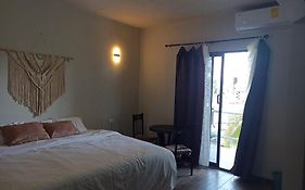 Hotel 230